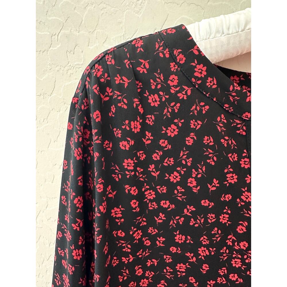 NYDJ Black Red Floral Split Neck Blouse 3/4 Sleeve Pleated Top Office Large - Picture 3 of 7